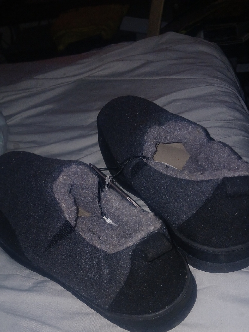 Everfoams Men's Cozy Slip-On Fleece-Lined House Shoes - Black/Grey